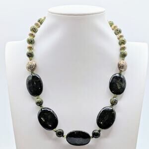 Marked BB 925 Sterling Nephrite Stone Peridot Silver Bead Hook Clasp Necklace